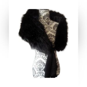 Elegant Furr Scarf in Black